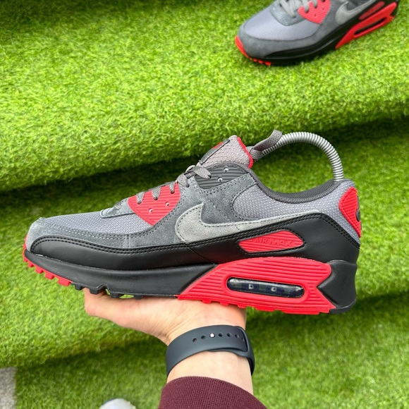 Nike Air Max 90 Smoke Grey Fire Red Men's Size 10.5 Brand New Authentic Shoes - Picture 3 of 7